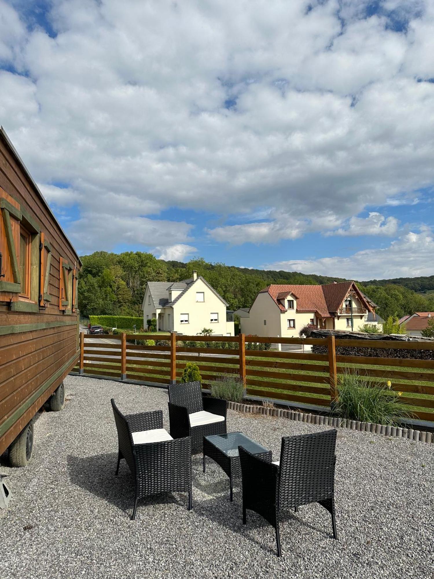 Chez Celia, Roulotte En Champagne Villa Fleury-la-Riviere Exterior photo